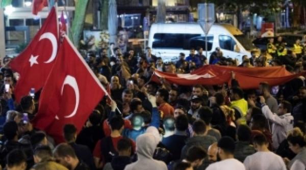 ceta eni romani re inu i in urma tentativei de puci din turcia