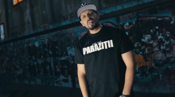 ombladon luat la intrebari de poli ie pe strada