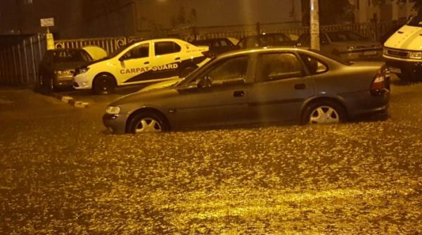 ploaie puternica in capitala strazi inundate i tramvaie blocate de ape video