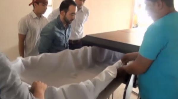 ara in care oamenii aleg sicrie de carton in locul celor din lemn