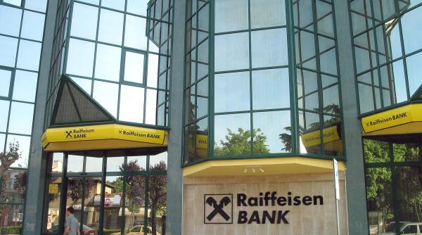 raiffeisen bank da in judecata statul roman