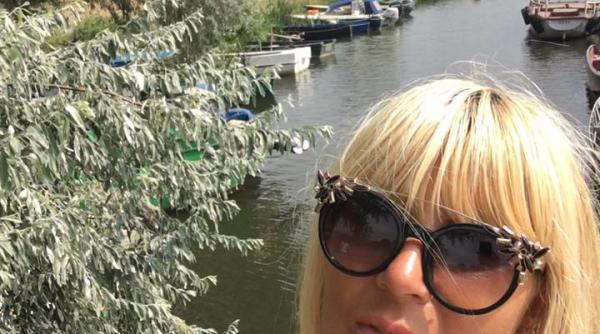 elena udrea intr un loc misterios