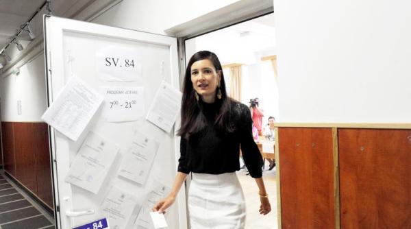 scandal cu clotilde armand maimu o replica fran uzoaicei video