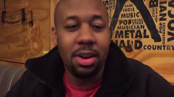 un artist din sua le da pest nas turi tilor care au spus ca romanii put