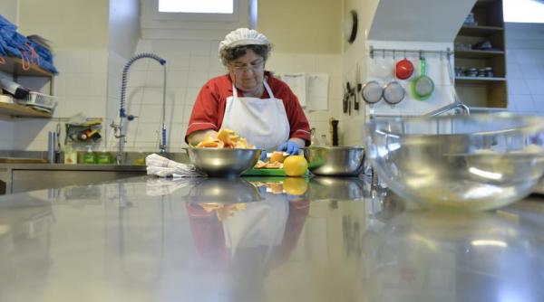 re eta fursecuri piersici desert delicios pentru o sambata in familie