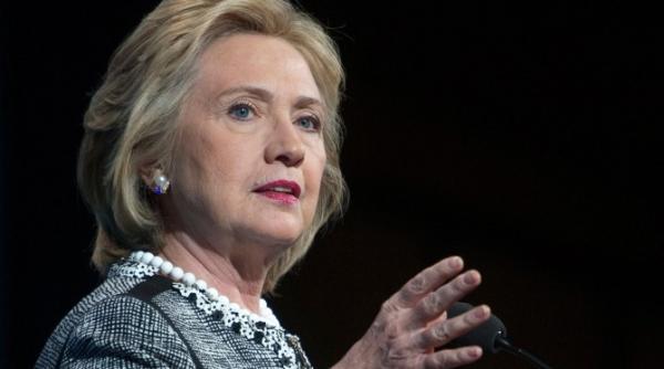 hillary clinton acuza ii la adresa rusiei inainte de alegerile din sua