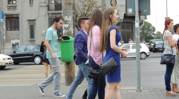 veste buna pentru liceenii romani