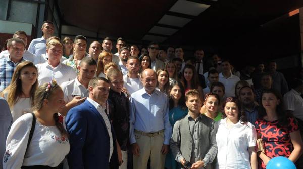 basescu imparta e te din propria experien a ce sfat a dat la neptun