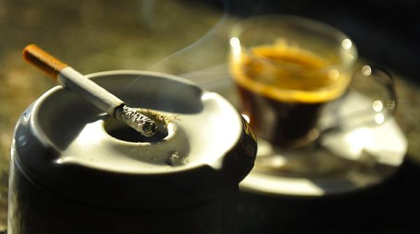 fumezi i bei cafea pe stomacul gol cum po i evita acest viciu