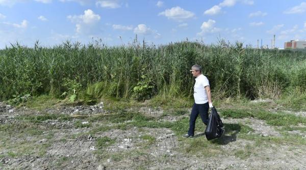 macar o angajata a guvernului goala pasiunea noului fotograf al lui ciolo