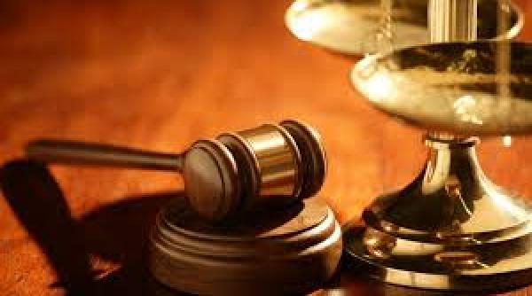 fostul presedinte judecat pentru coruptie