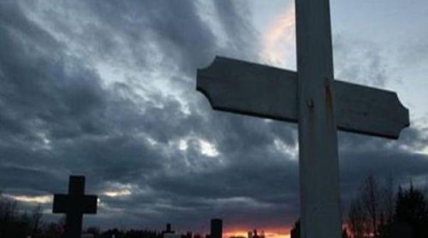 gest extrem la timi oara s a sinucis deasupra mormantului so iei