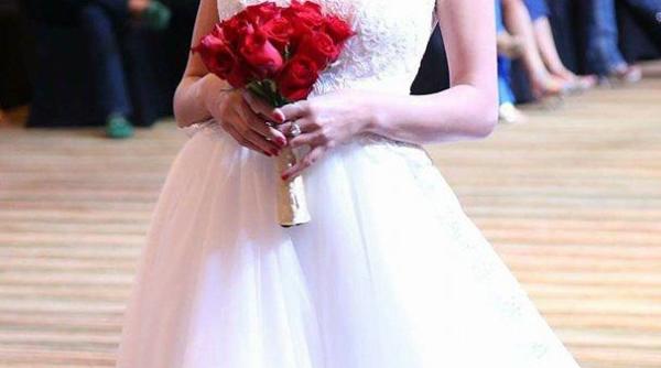 ramona gabor in rochie de mireasa la dubai