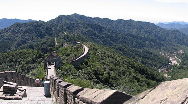 val de critici dupa ce china a betonat o por iune din marele zid