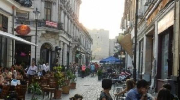 alerta in centrul vechi din bucure ti dupa cutremur apelul lui firea