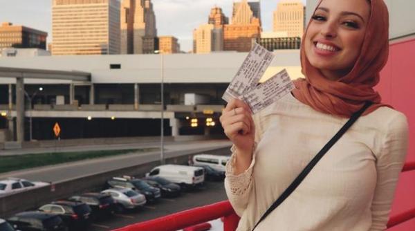 o musulmanca cu val  pentru prima data in paginile revistei playboy