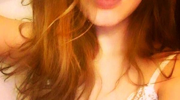 o tanara i a scos virginitatea la vanzare pe net cat cere