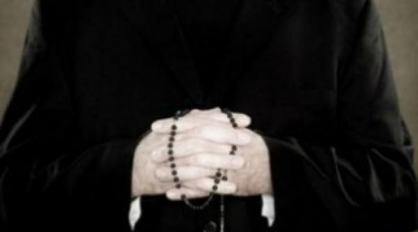 incredibil gara evacuata din cauza unui preot ortodox