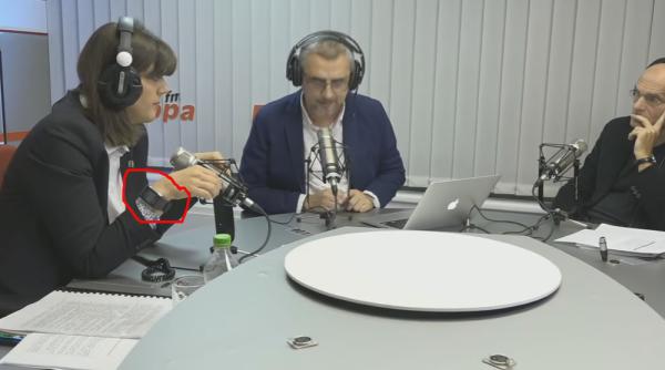 ceasul de james bond pe care l poarta kovesi ce poate face gadget ul