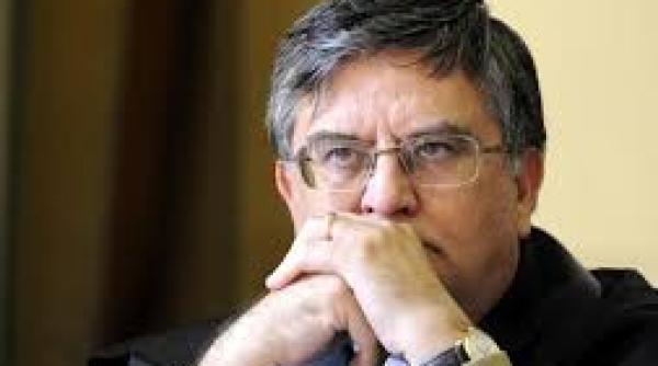 paradox in coli mai pu ini candida i decat posturile de director