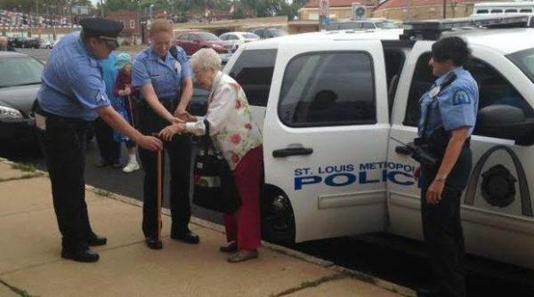 motivul incredibil pentru care aceasta batrana a fost incatu ata