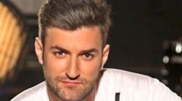 smiley schimbare de look se poate i cu musta a foto