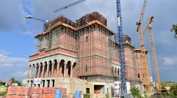 ce se afla la subsolul catedralei mantuirii neamului