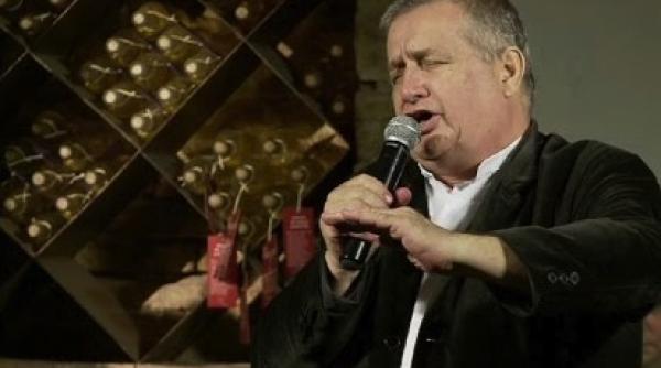 fost carcota in emisiunea lui mircea dinescu inainte de debutul la tvr