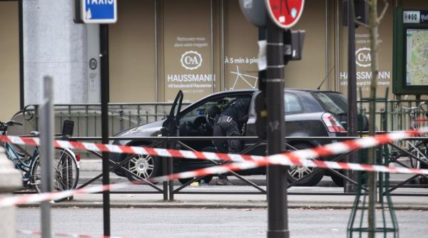 stare de alerta in paris o importanta strada inchisa