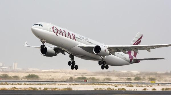 qatar airways recurteaza stewardese vezi daca te califici