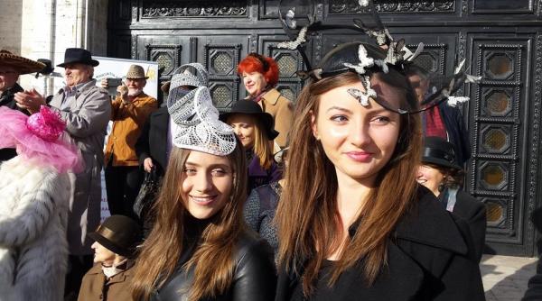 palaria vedeta intr o parada inedita la timi oara spectacol al elegan ei