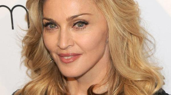 madona promisiune incendiara barba ilor care o vor vota pe hillary clinton video