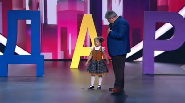 talent uimitor are patru ani i vorbe te apte limbi straine video