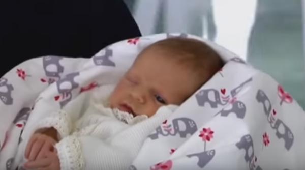 caz polemic al femeii care a nascut la 62 de ani video