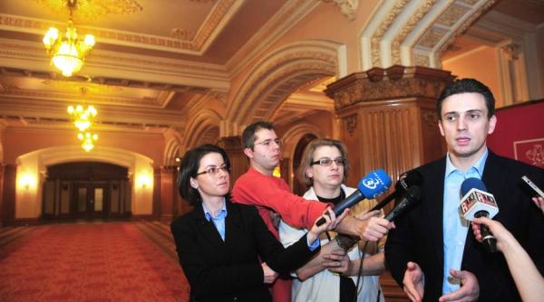 catalin ivan il contrazice pe codrin tefanescu a fost sau nu exclus din psd