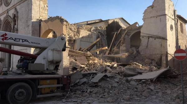 italia pamantul se cutremura in continuare multe replici