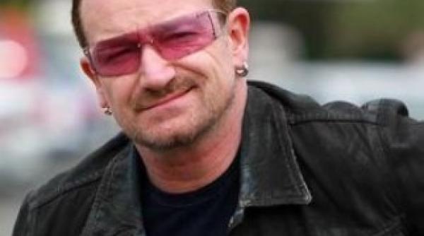 glamour decizie in premiera bono de la u2 desemnat barbatul anului