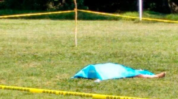 arbitru  omorat pe teren de fotbalist  motivul e incredibil