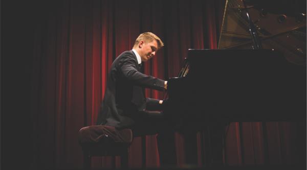 doi pianisti de exceptie din marea britanie rebeca omordia si sergiu tuhutiu la sala radio