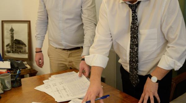 primarul dan tudorache sus inut de bucure teni mii de semnaturi impotriva gropilor de gunoi poluante