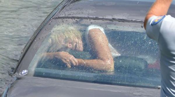 cum supravie uie ti daca ma ina se scufunda in apa