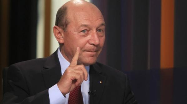 alegeri moldova 2016 traian basescu a votat