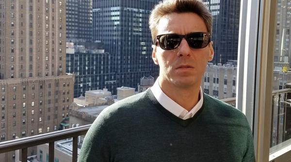 mircea badea gluma o la farmacie in washington