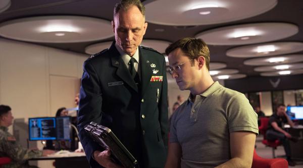 snowden o pelicula terifianta incitanta