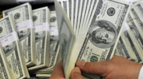 dolarul maxim istoric cursul bnr este de 4 2523 dolar