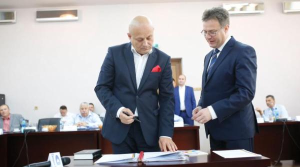 buzaul i i schimba fa a de craciun anun ul pre edintelui cj