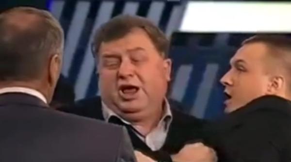 bataie in direct dupa afirma ia unui jurnalist video