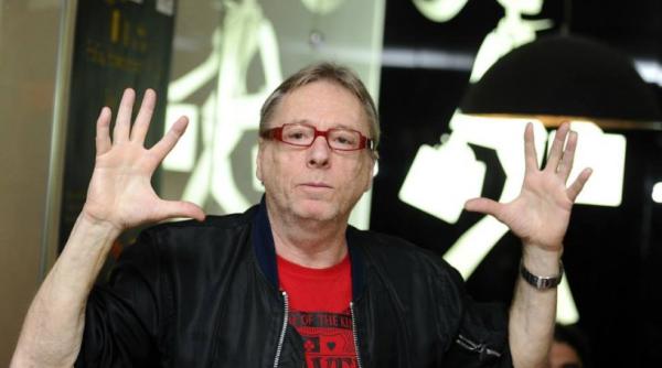 claviatura timpului in viziunea lui gigi caciuleanu cand dansezi il iei pe dumnezeu de un picior