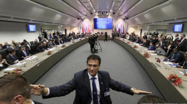 opec negocieri pentru reducerea productiei de petrol ce spun speciali tii