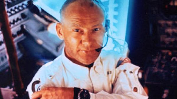 al doilea om care a ajuns pe luna evacuat de urgen a de la polul sud